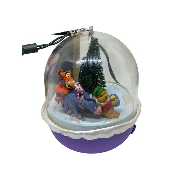 VTG Hallmark Keepsake Ornament Slippery Day Winnie The Pooh Lighted 1996 4.5" - Picture 2 of 5